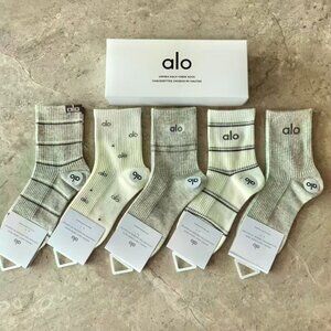A31- New ALO Yoga Women's Minimalist Stripe & Logo Half-Crew Socks 5-Pack